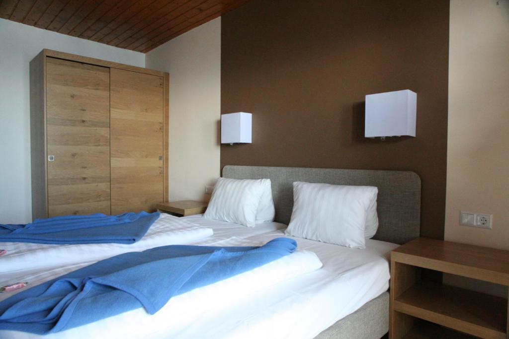 Sattleggers Alpenhof & Feriensternwarte Hotel Greifenburg Eksteriør billede