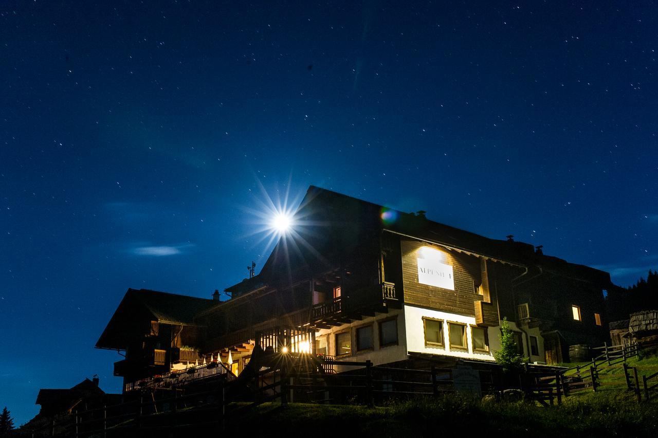 Sattleggers Alpenhof & Feriensternwarte Hotel Greifenburg Eksteriør billede